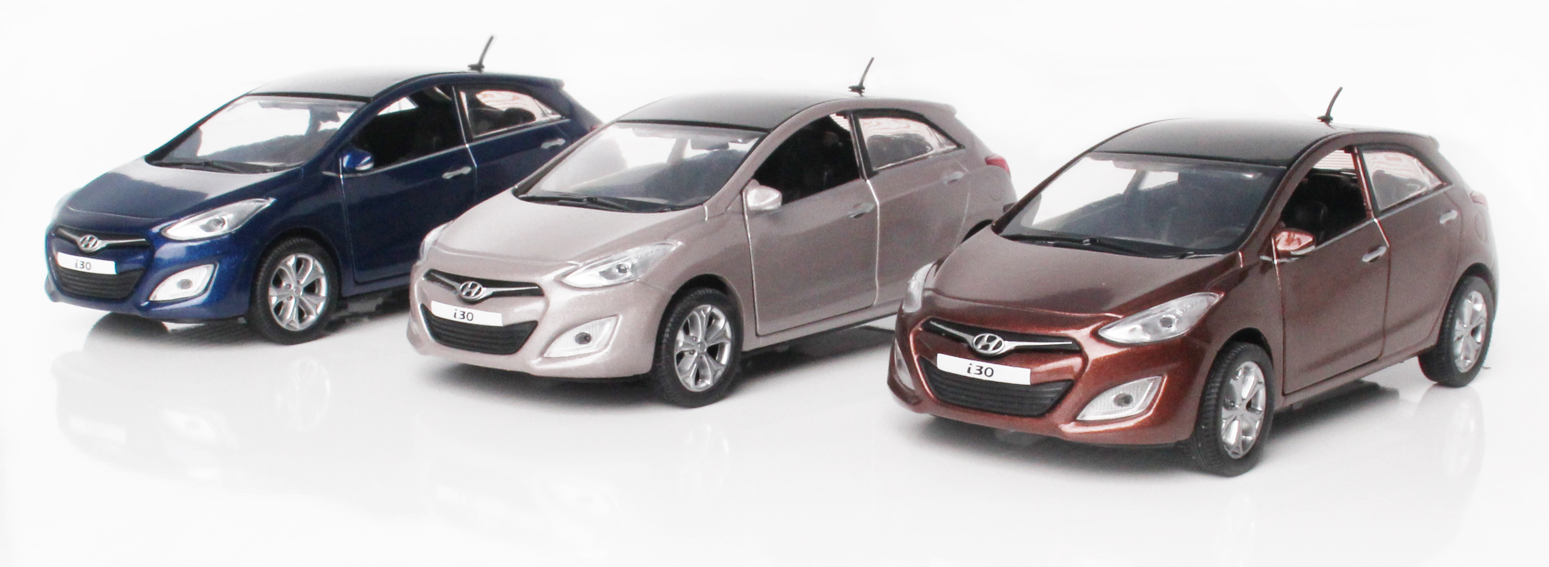 модель 1 30. Hyundai i30 1/43. машинка bmw f30. истребитель су 30 модель. модель су-30см вмф 1 72.